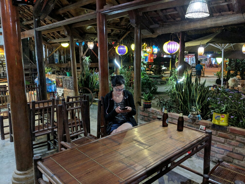 Table à D Arts Zone à Phong Na, Vietnam