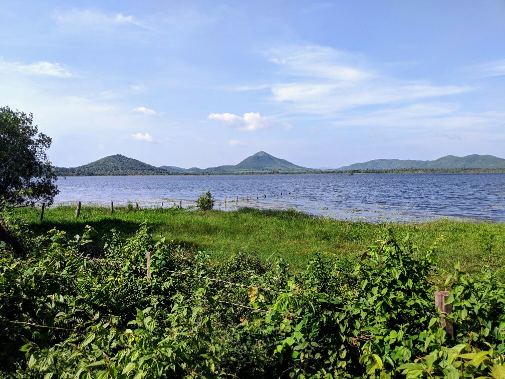 Vue sur le Secret Lake dans la campagne près de Kampot