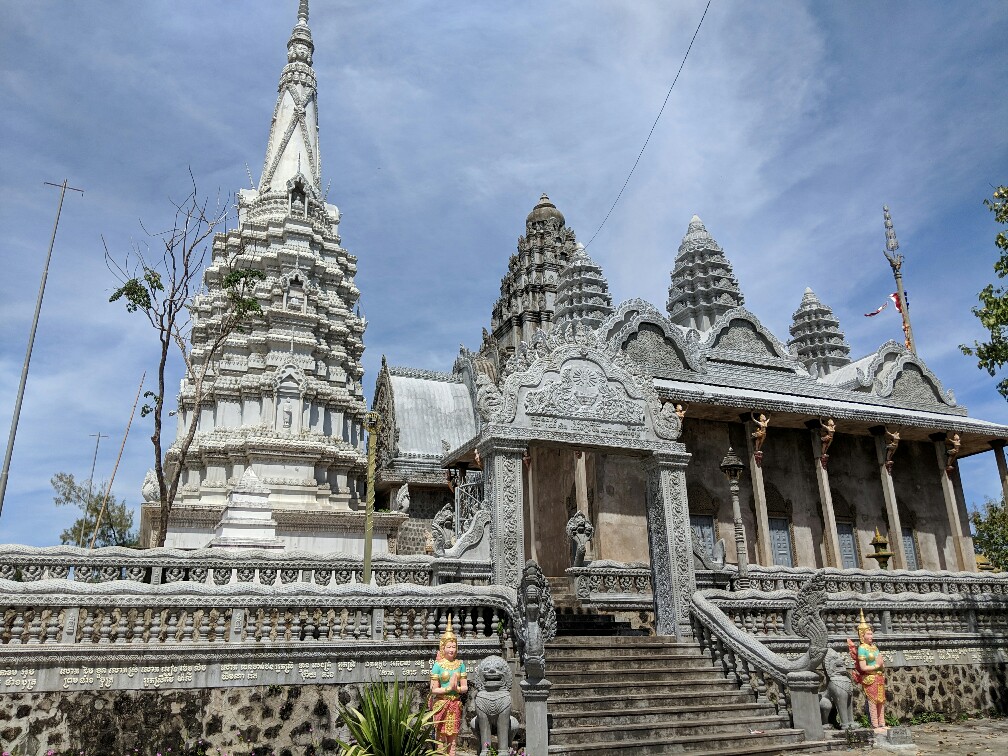 Temple au sommet de Phnom Pros près de Kampong Cham, Cambodge