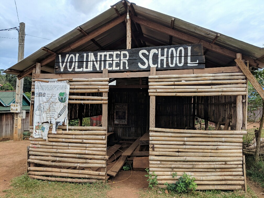 École abandonnée au village Bunong, Cambodge