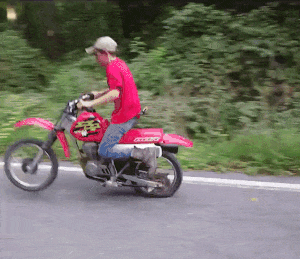 Gif animé d'un homme tentant de rouler avec un scooter cassé