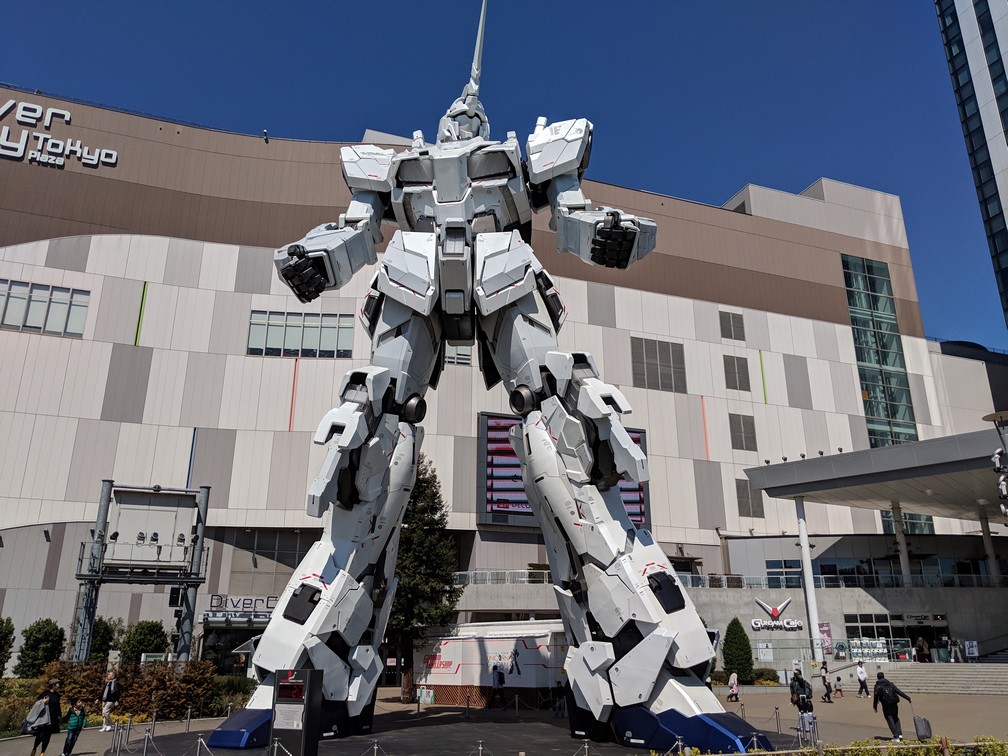 Une statue grandeur nature de Gundam