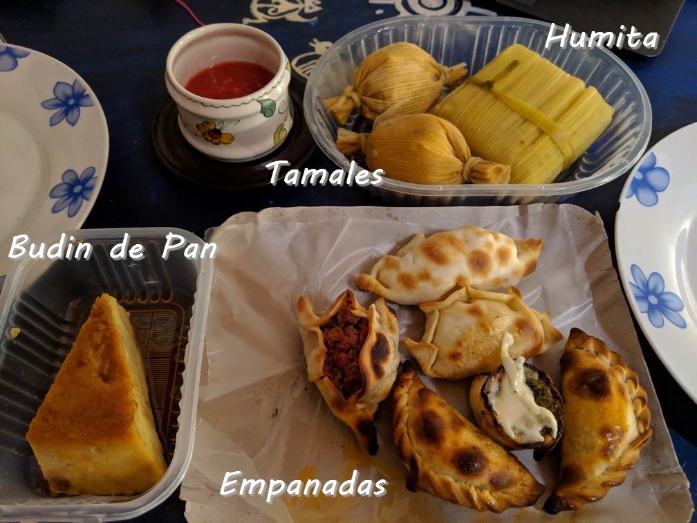 Empanadas, Humitas, Tamales et Budin de Pan à emporter à Salta en Argentine
