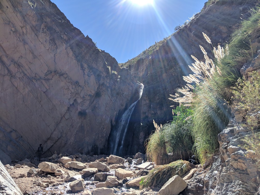 Chute d'eau de Garganta del Diablo à Tilcara sur la boucle nord de Salta
