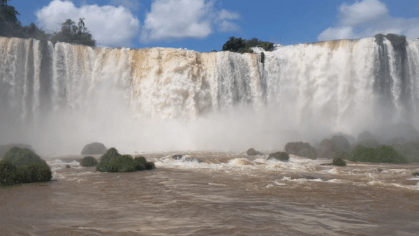Gargantua del Diablo vue du côté brésilien  aux chutes d' Iguazu