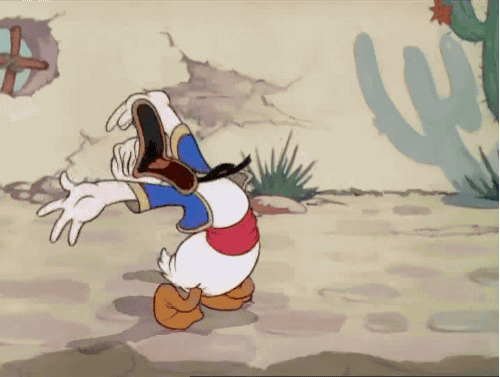 Gif animé de Donald Duck explosé de rire