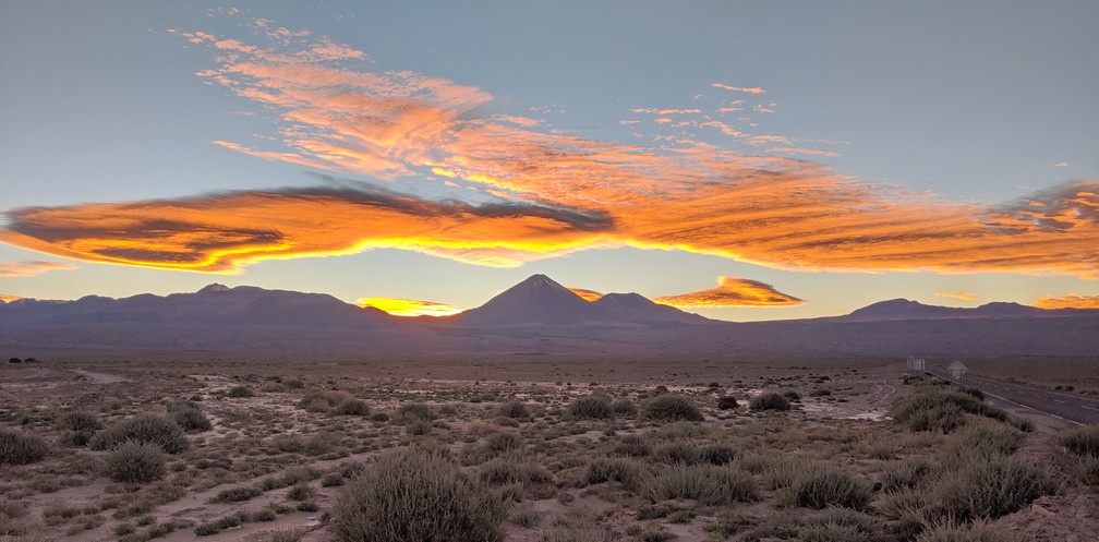 Lever de soleil sur les montagnes San Pedro de Atacama