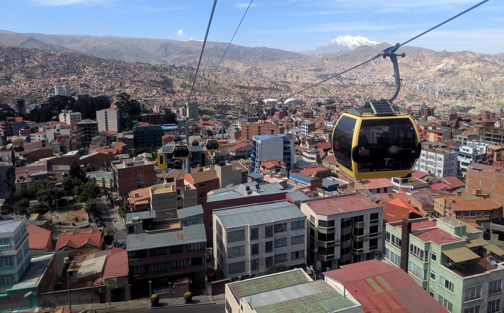 Cabine de téléphérique descendant sur La Paz