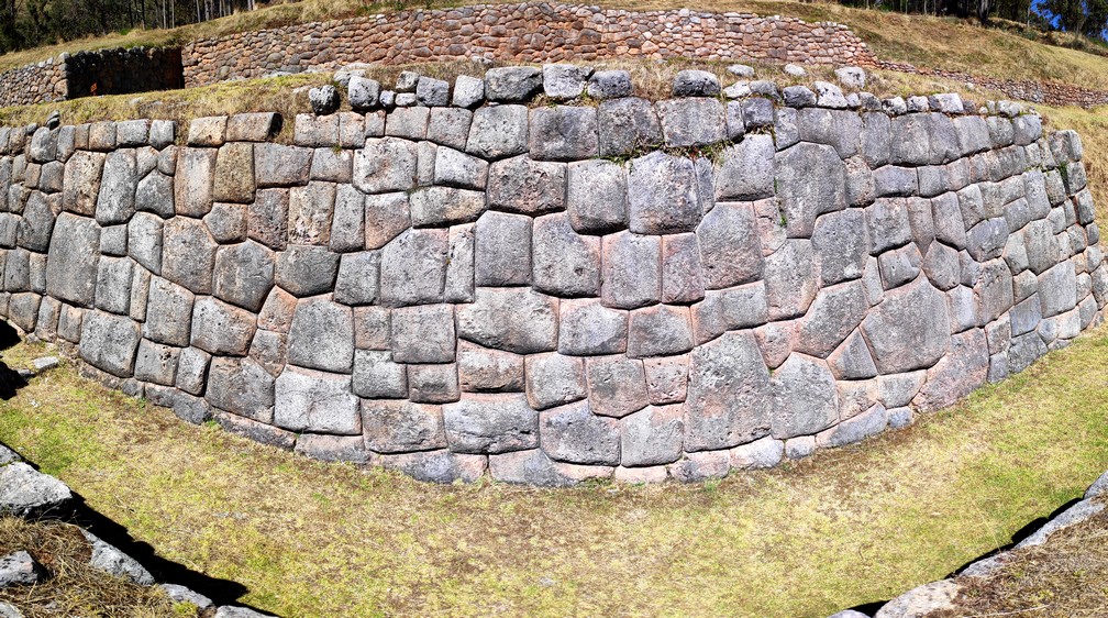 Mur de pierres taillées par les Incas à Chinchero