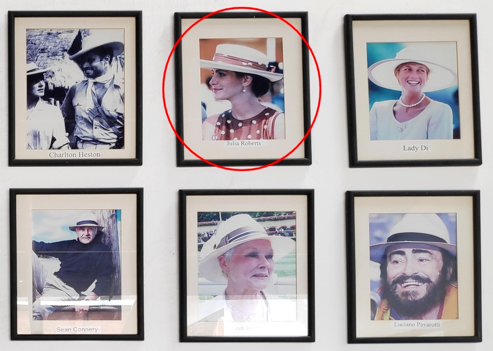 Photo de Julia Roberts potrtant un chapeau de Panama au musée Ortega 