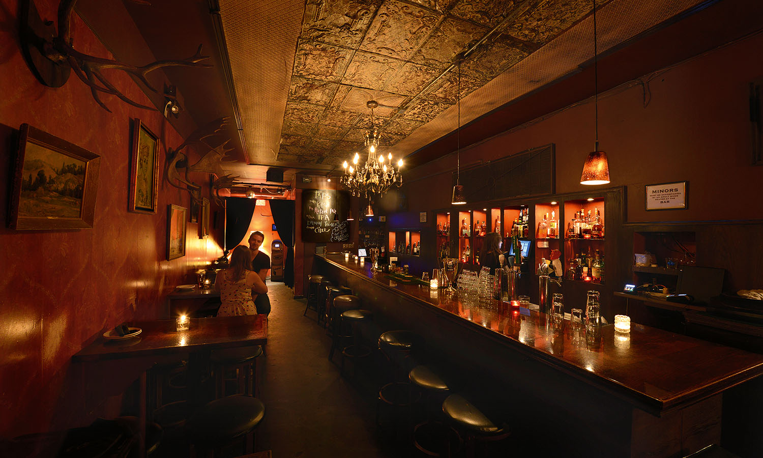 Le bar étroit de Narrow Lounge à Vancouver
